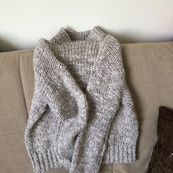 Super Cute swaeater - Picture 5 of 8